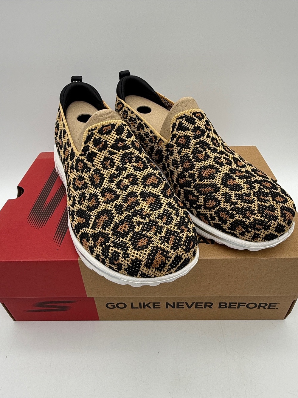 Brand New Skechers Performance Go Walk Classic Wild Safari Leopard Wide Fit W 7